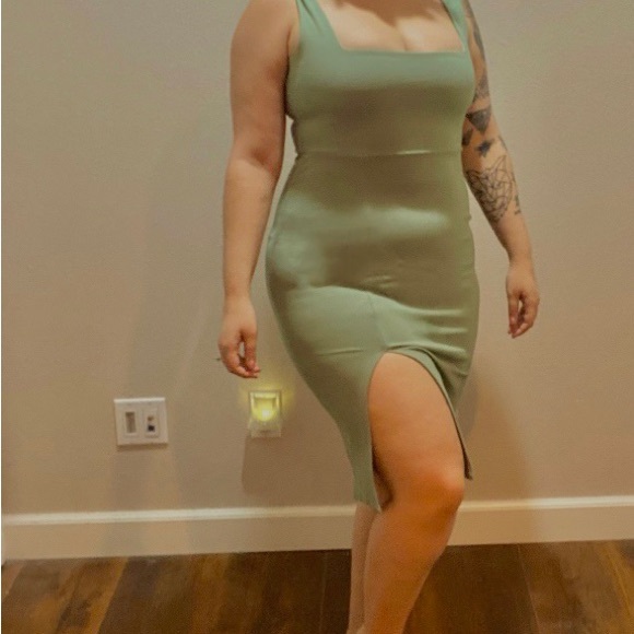 Sage green form fitted dress size 10 - Picture 2 of 2